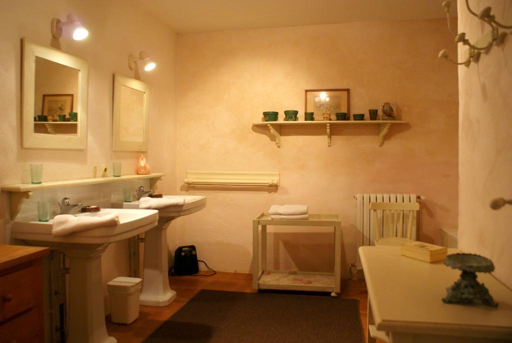 Chateau De Grenier Bed and Breakfast Saint-Léger Kamer foto
