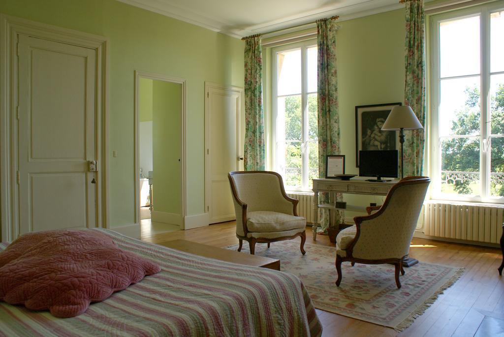 Chateau De Grenier Bed and Breakfast Saint-Léger Kamer foto