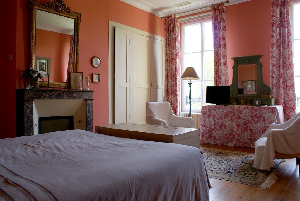Chateau De Grenier Bed and Breakfast Saint-Léger Buitenkant foto