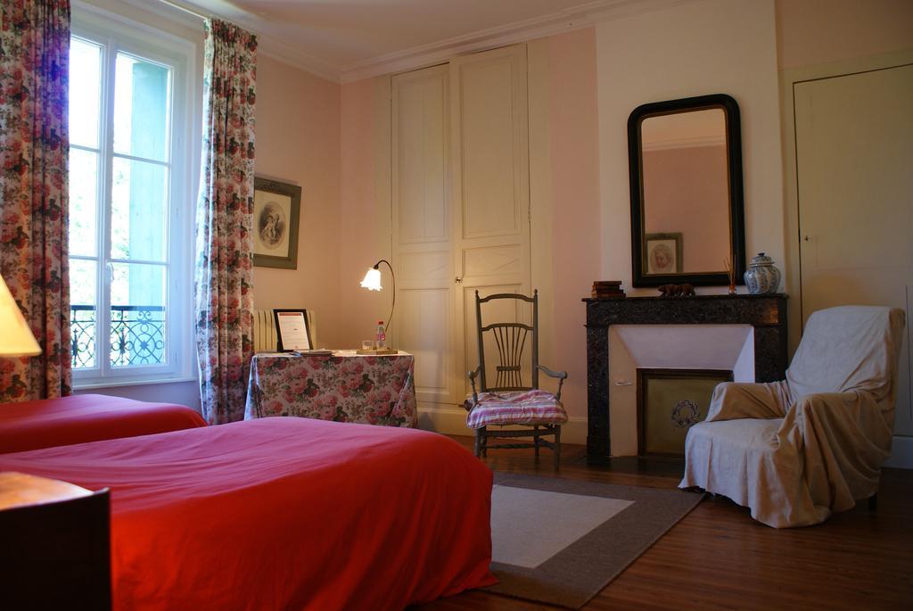 Chateau De Grenier Bed and Breakfast Saint-Léger Buitenkant foto