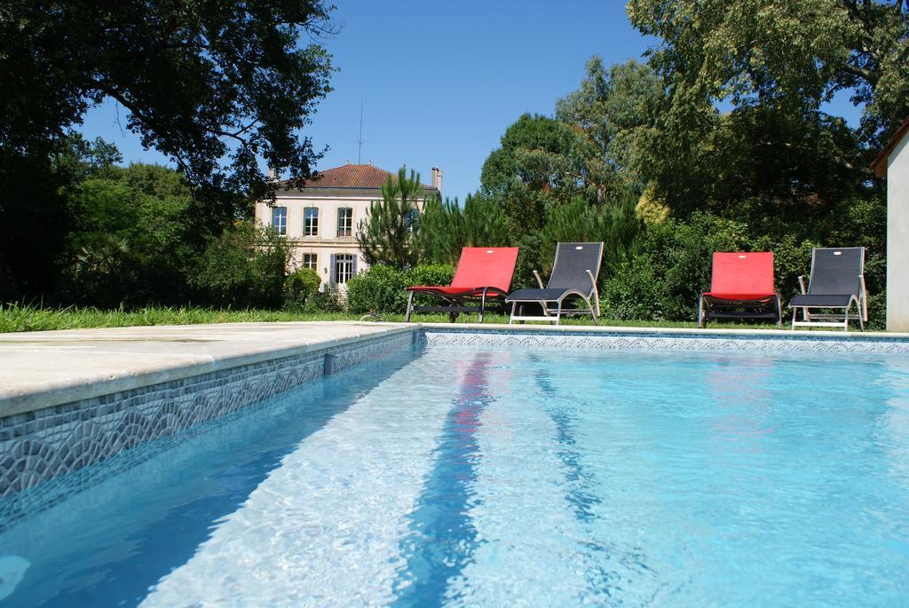 Chateau De Grenier Bed and Breakfast Saint-Léger Buitenkant foto