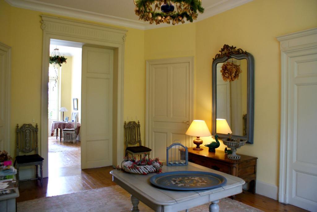 Chateau De Grenier Bed and Breakfast Saint-Léger Buitenkant foto