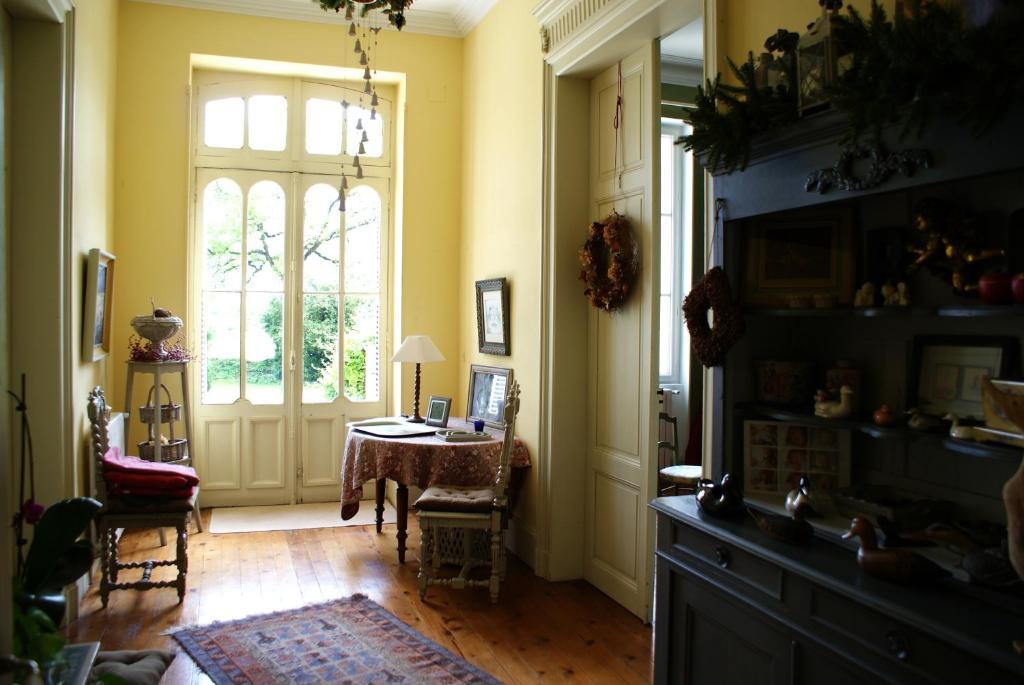 Chateau De Grenier Bed and Breakfast Saint-Léger Buitenkant foto